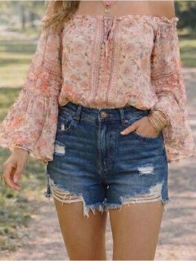 AEO Distressed Denim High Waisted Mom Shorts |Women's Shorts Size 8